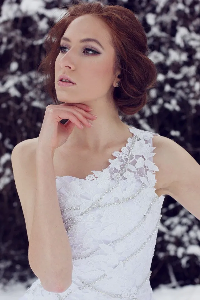 A-line One-shoulder Knee Length Tulle Lace Applique Prom Dress