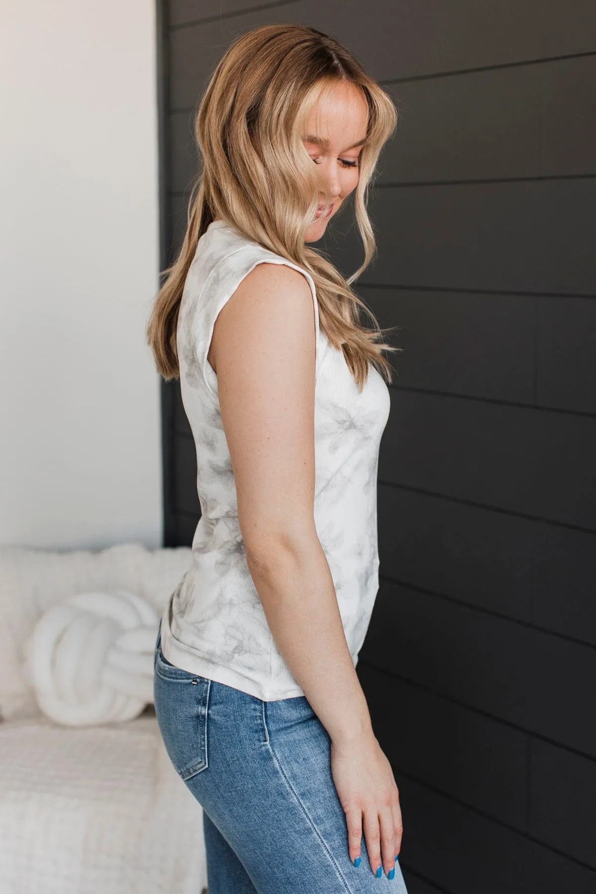 A Real Wonder Ribbed Floral Top- Light Grey