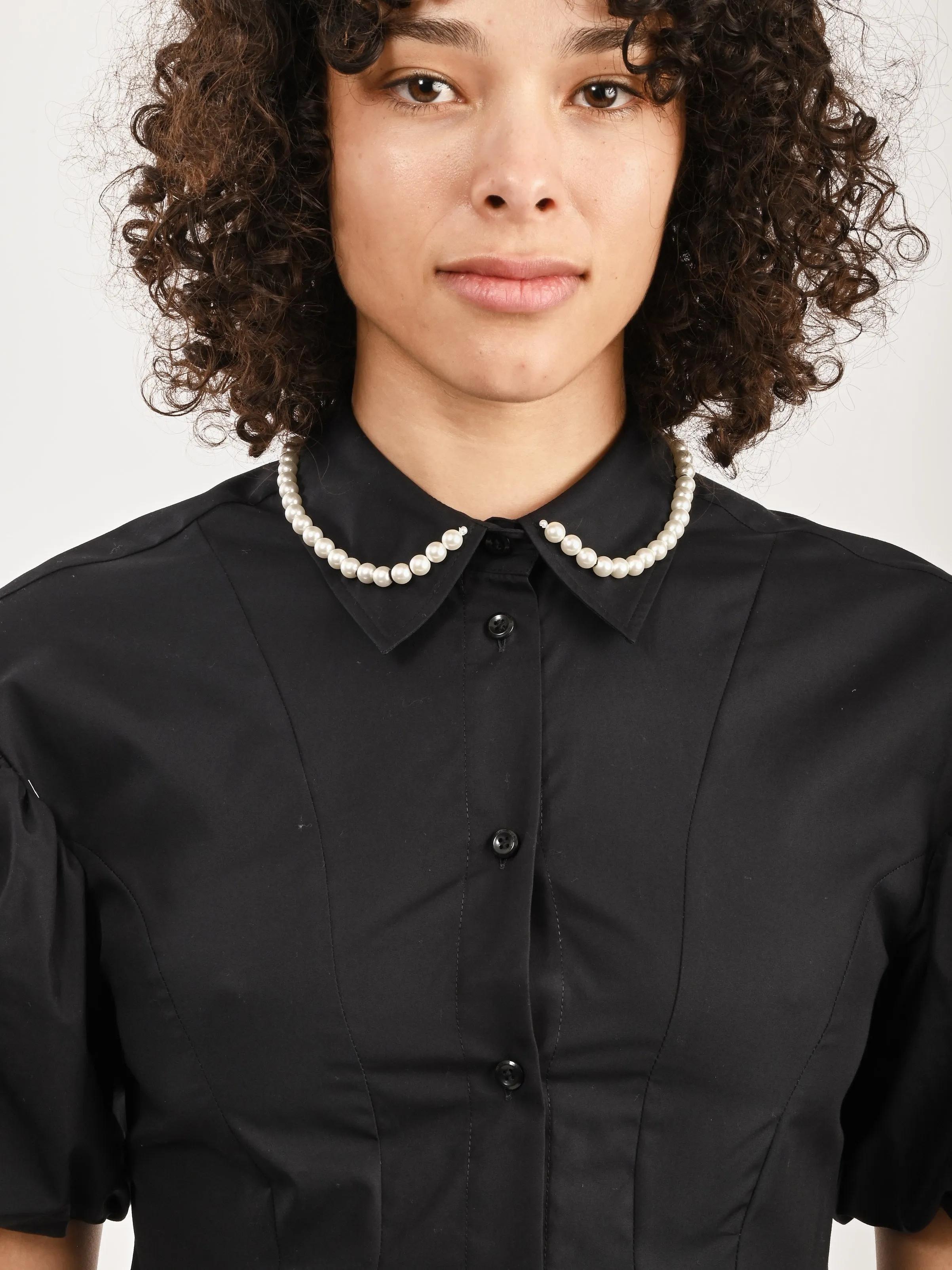 Black/Pearl Cropped Ruffle Puff Sleeve Shirt w/ Emb