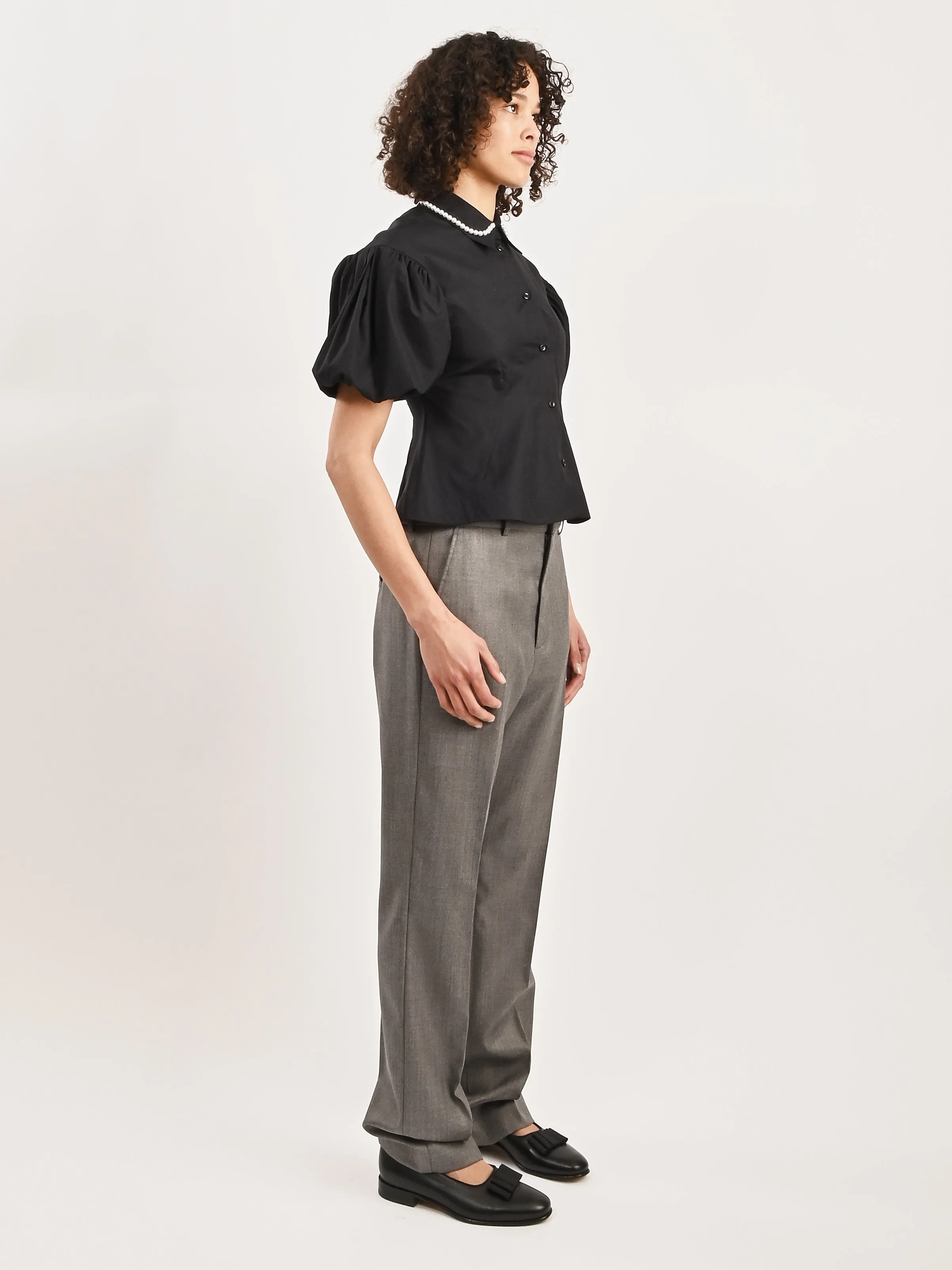 Black/Pearl Cropped Ruffle Puff Sleeve Shirt w/ Emb