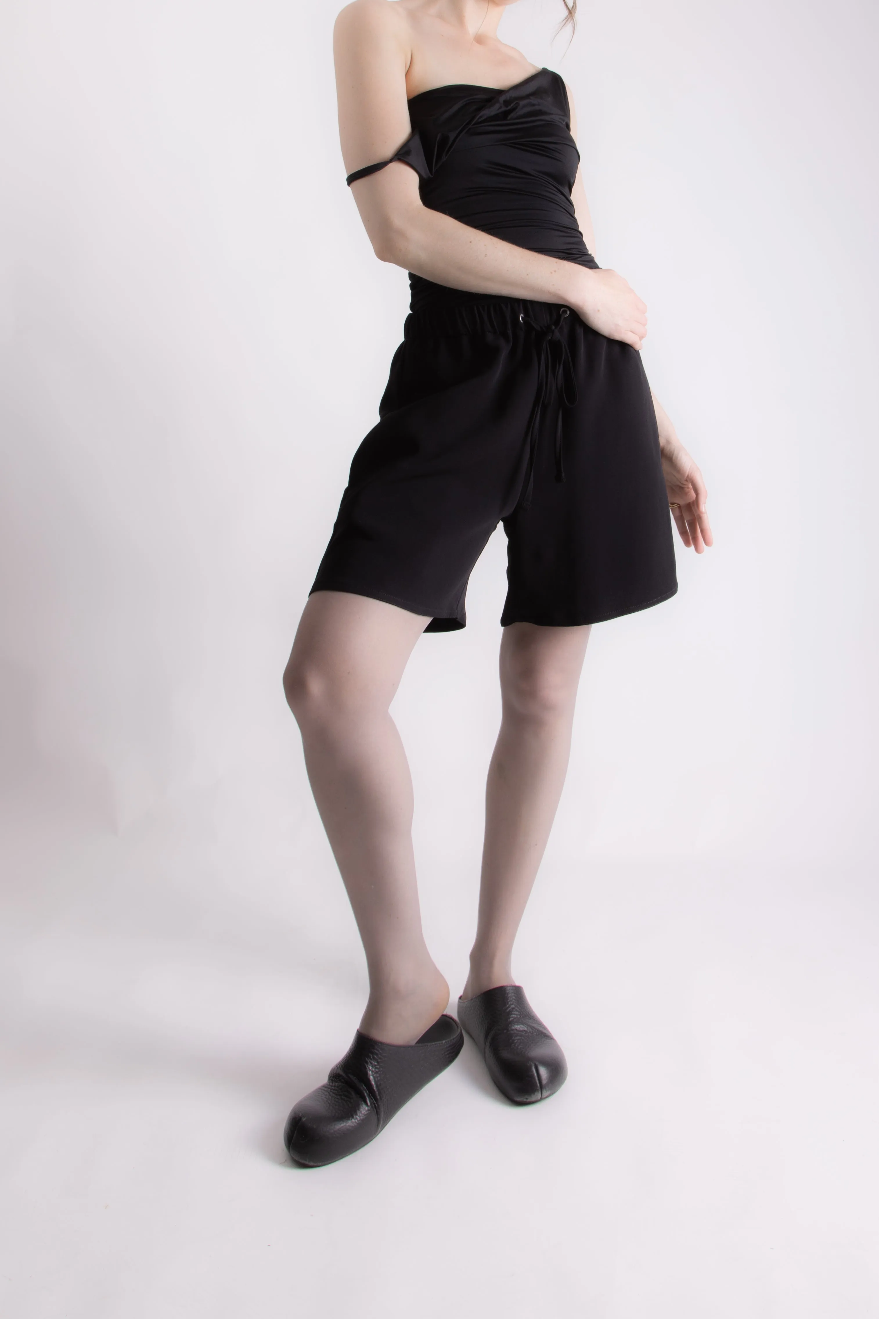 Easy Midi Short - Black Crepe (PO)