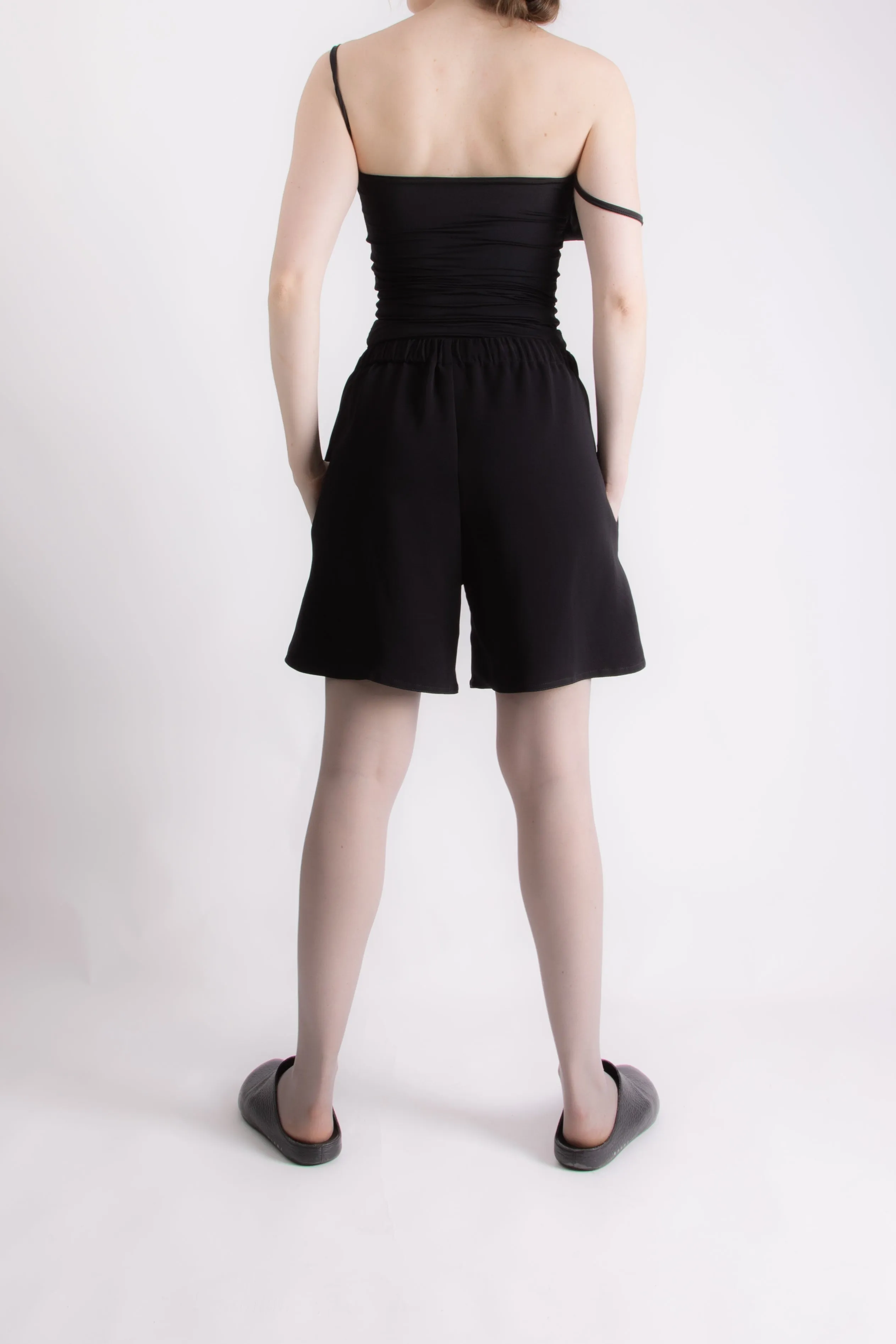 Easy Midi Short - Black Crepe (PO)