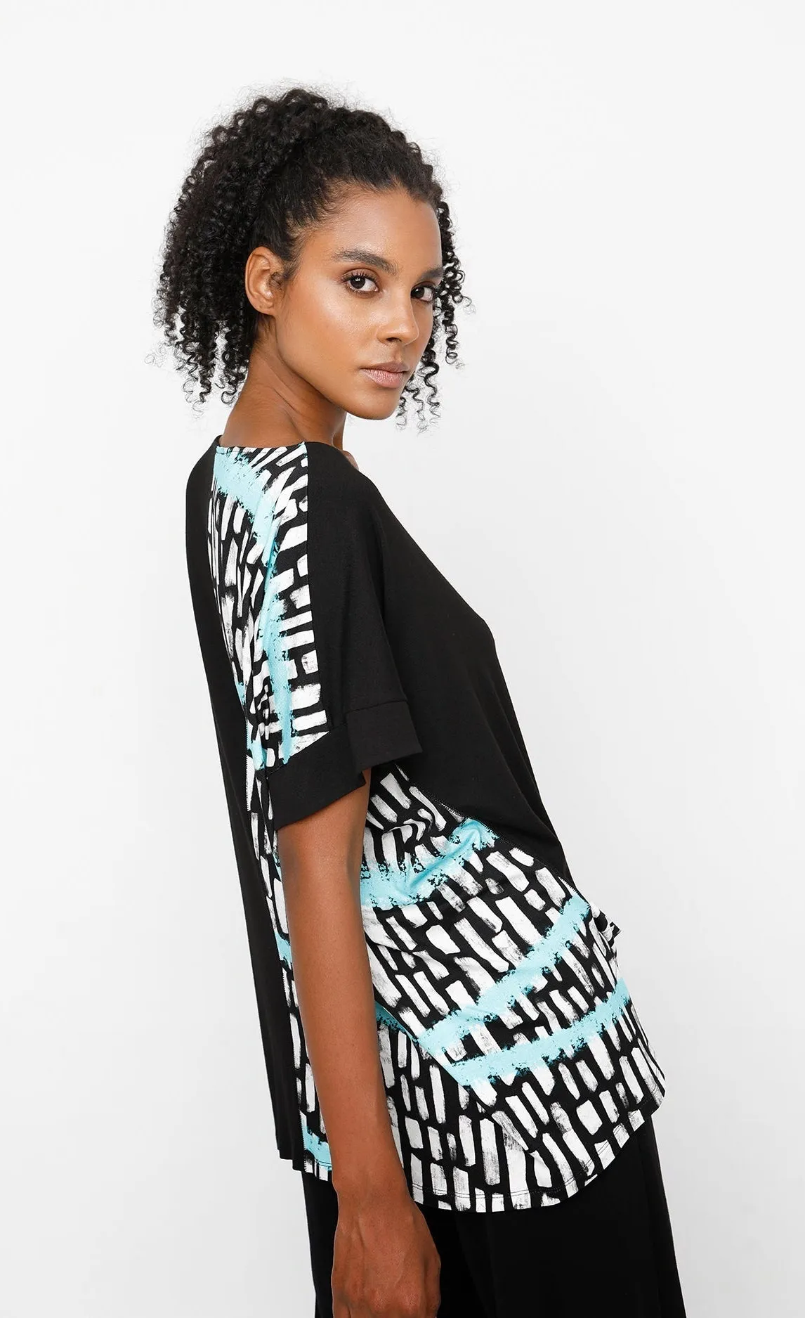 Ozai n Ku Jet Blue Fountain Boxy Tee