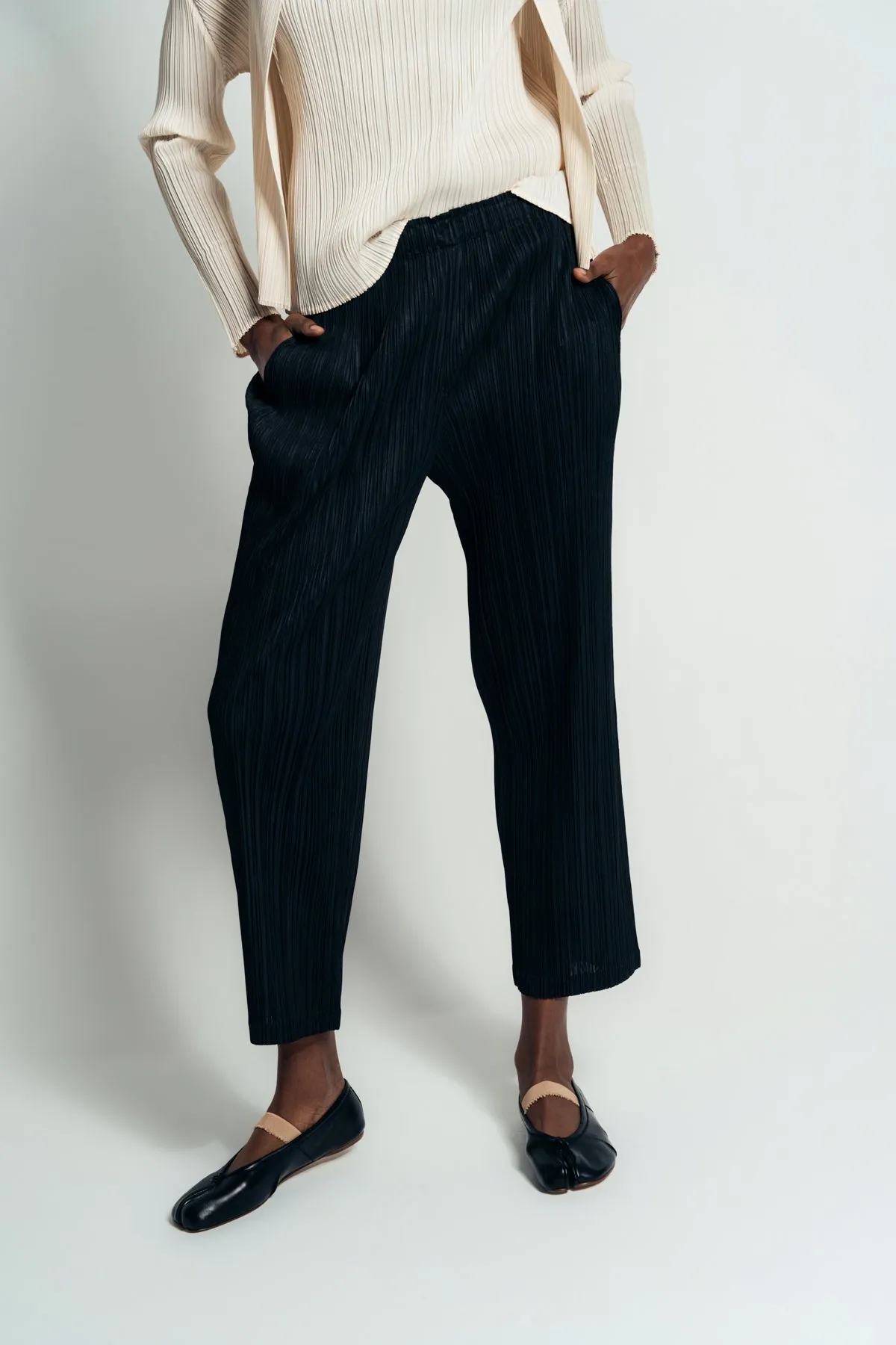 PLEATS PLEASE ISSEY MIYAKE | THICKER PANTS