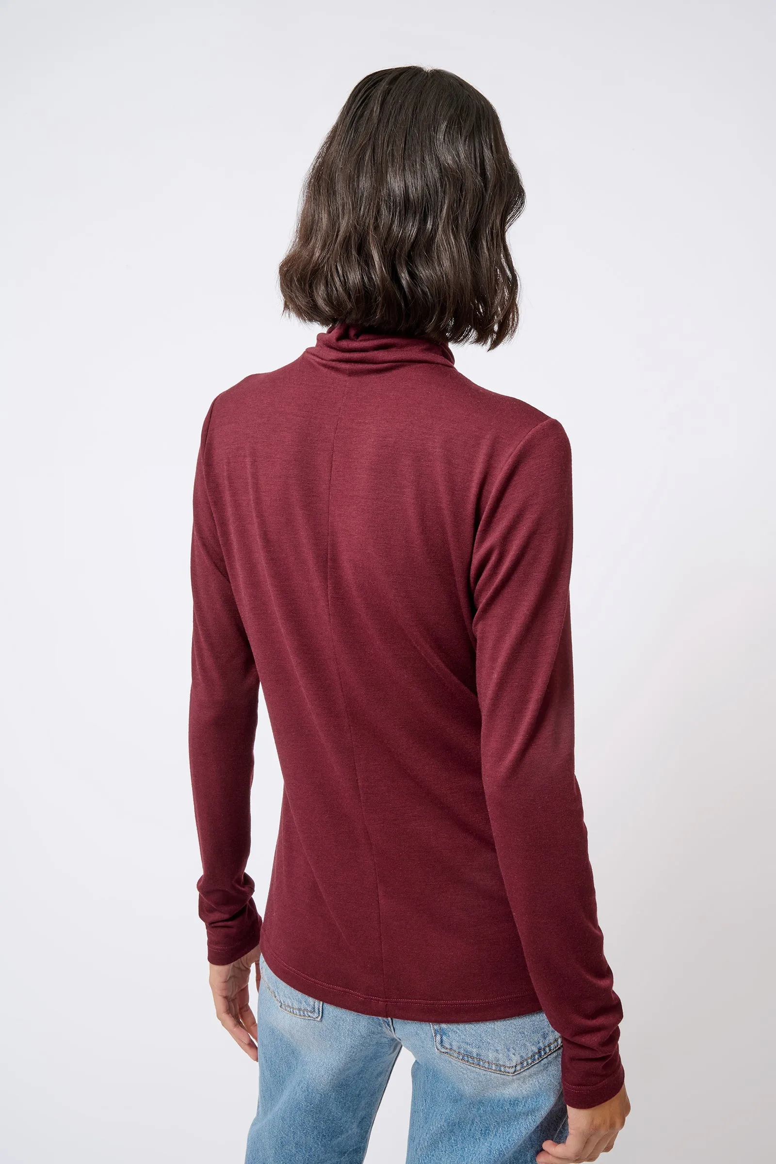 Seamed Fitted Turtleneck - Wine