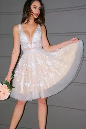 V Neck A Line Lace Appliques Tulle Prom Dresses Short Homecoming Dresses OK1459