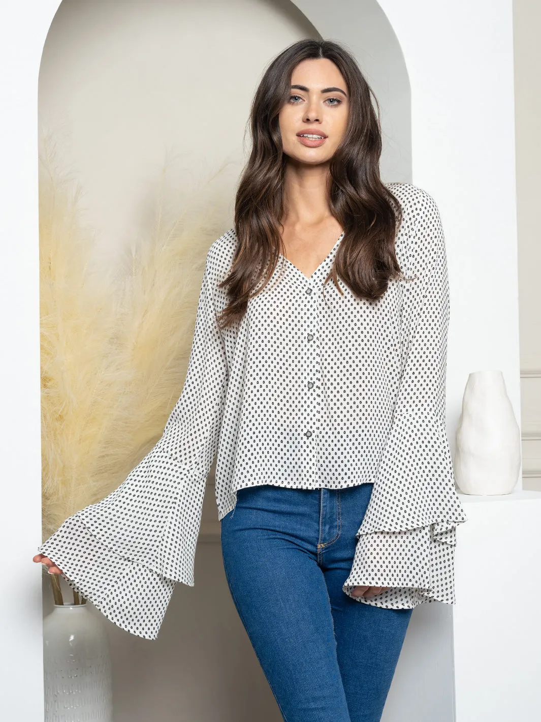 WOMEN'S LONG BELL SLEEVE V-NECK TOP