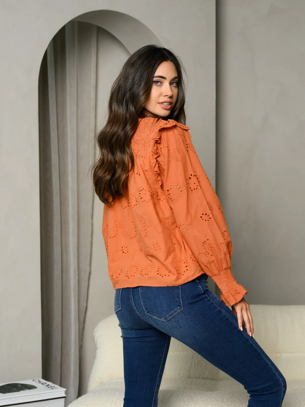 WOMEN'S LONG SLEEVE MOCK NECK RUFFLE EYELET PRINT SMOCK TOP