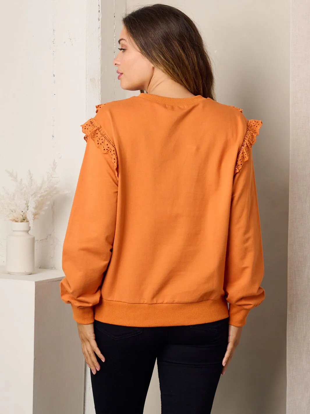 WOMEN'S LONG SLEEVE RUFFLE EYELET DETAILED BLOUSE TOP