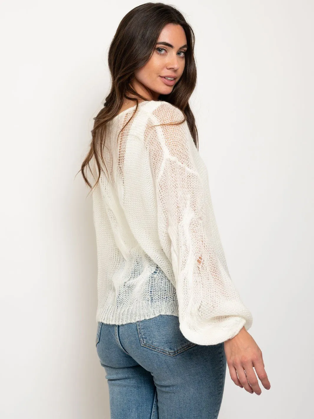 WOMEN'S OVERSIZED TWISTED KNIT SWEATER