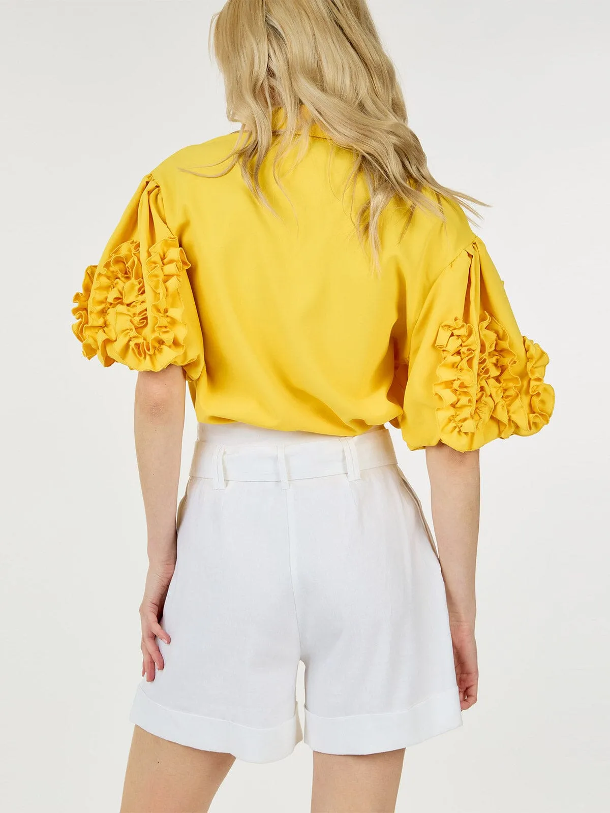 WOMEN'S SHORT RUFFLE SLEEVE BUTTON CLOSURE BLOUSE