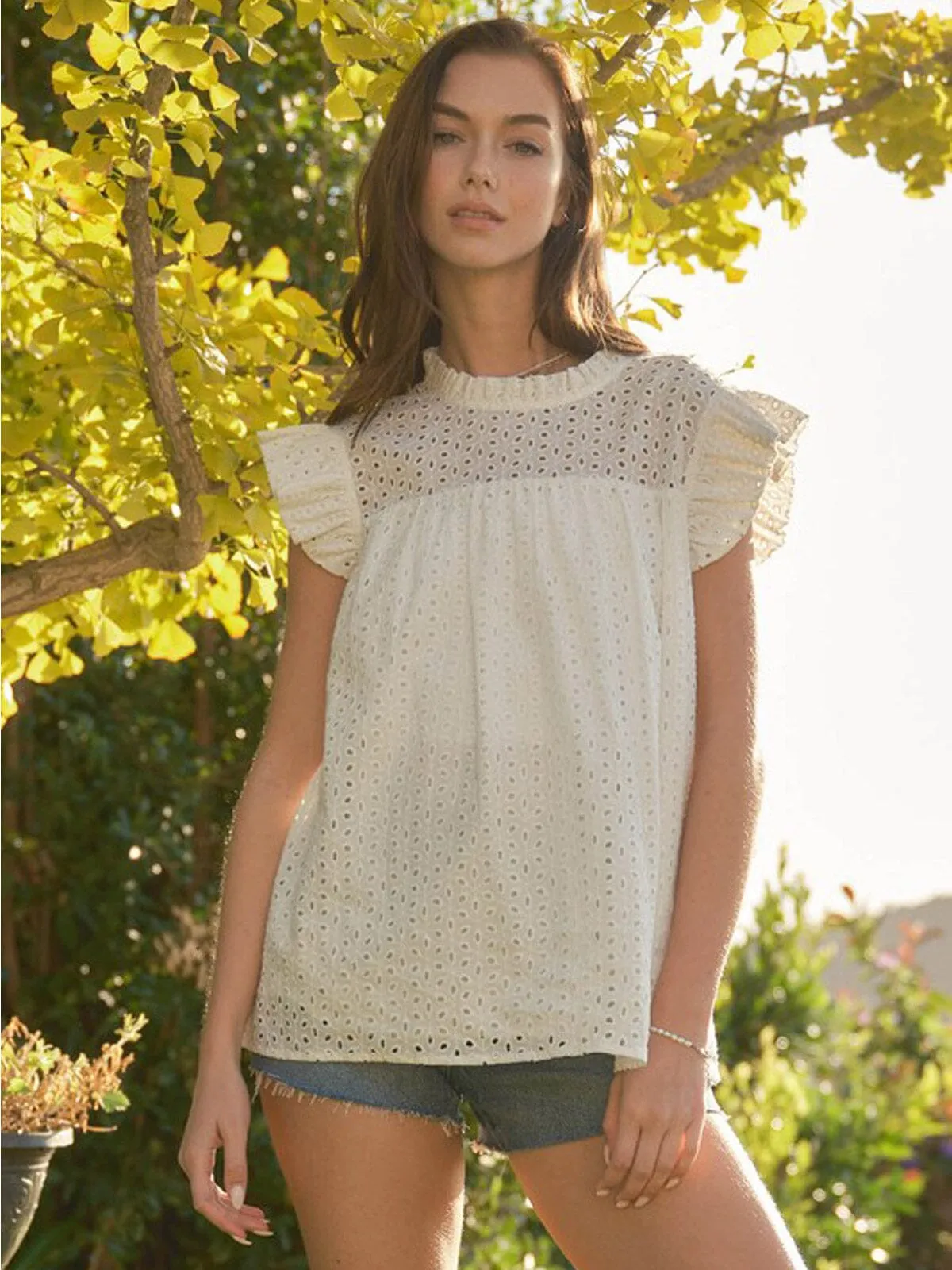WOMEN'S SHORT RUFFLE SLEEVE EYELET DETAILED BLOUSE TOP