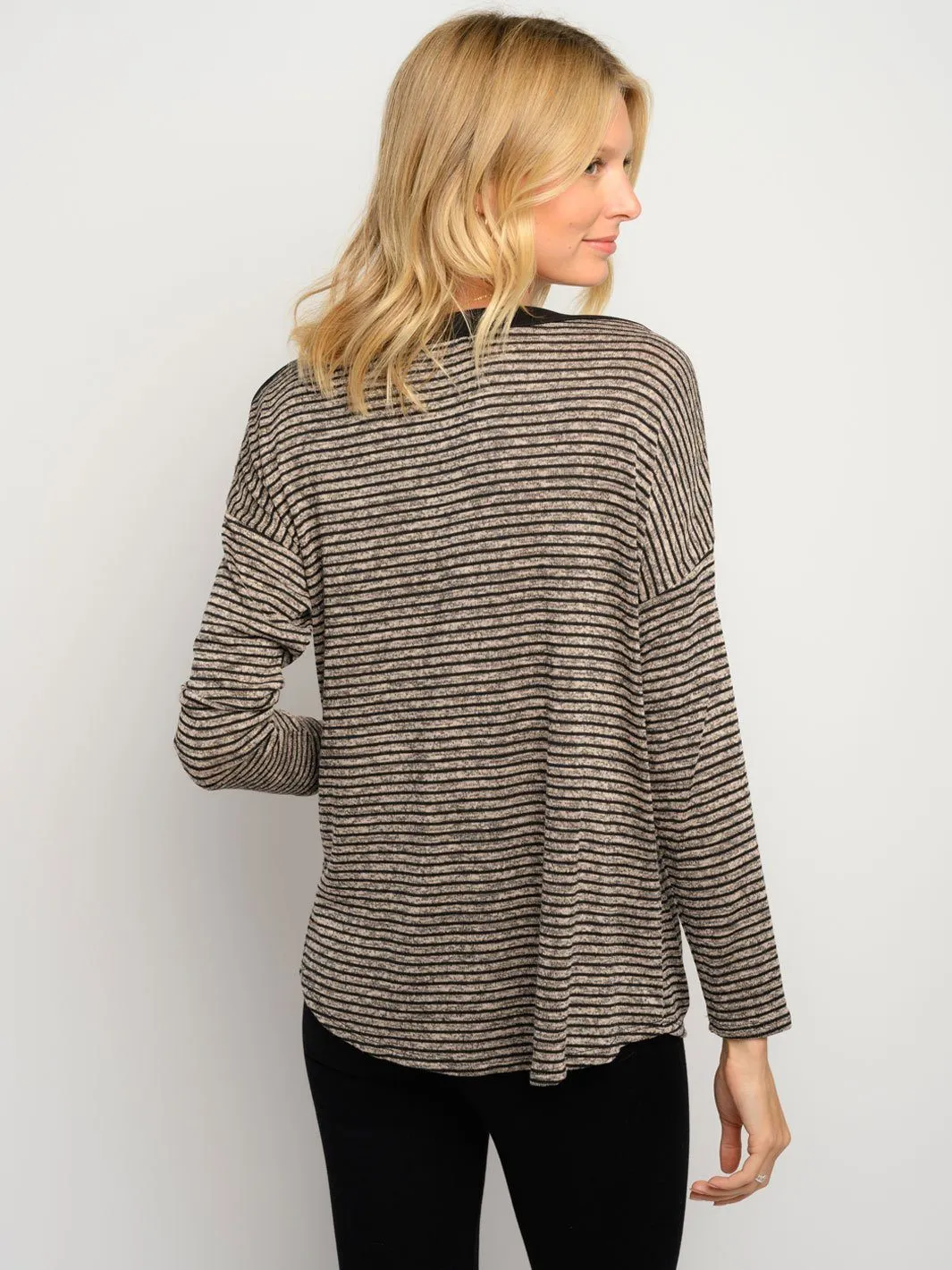 WOMEN'S STRIPES LONG SLEEVE BUTTON DETAIL TOP